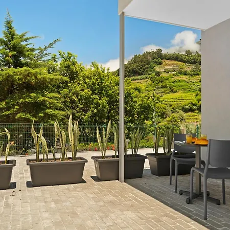 North View 4*
