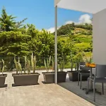 North View 4*