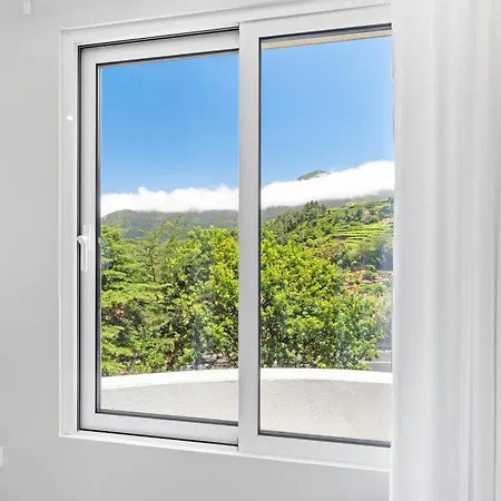 North View 4*